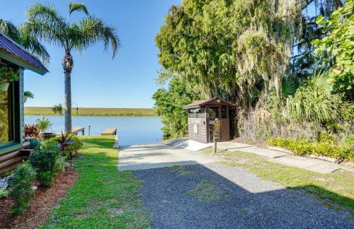 Lake Okeechobee Dockside Cabin with Pool Access - Foto 22