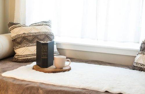 The Nest Serene Sanctuary w Hot Tub Fireplace Grill Hammock Outdoor Fire Feature Fully Fenced Yard AC Pets Ok - Foto 16