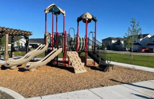 BRAND NEW 4-BDRM HOME Farmhouse at Grand Rapids - Foto 21