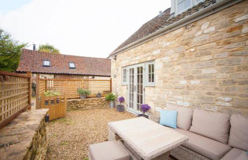 STABLES Stylish comfortable peaceful cottage with parking and outdoor space - Photo 42