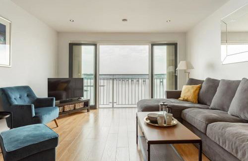 Lux Waterfront 2 bed Apt, V&A 10min walk, St Andrew's Golf 25min drive - Foto 2