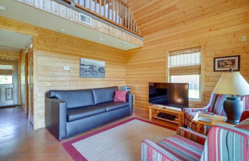 Lakefront Vacation Rental with Patio and Grill! - Foto 3