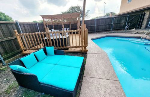 Newly remodeled 5BR 3BA w/pool 16 ppl - Photo 4