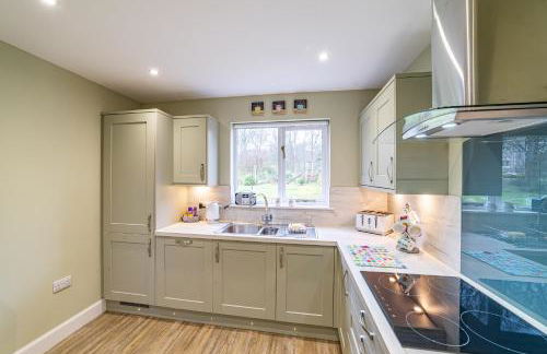 Gardener’s Cottage with Hot Tub - Foto 9