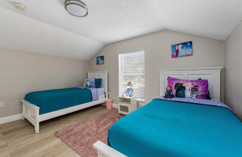 4BR w Heated Pool near Disney & Lake - Sleeps 10 - Foto 6