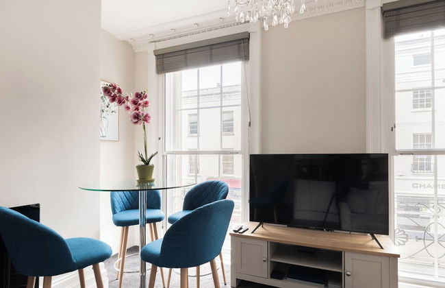 Stunning 2 Bed in Centre of Cheltenham - Photo 26