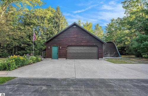 Majestic Escapes Hot Tub Firepit Deck Large Yard - Foto 30