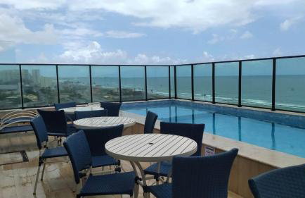Apartamento Quarto e Sala, varanda, vista mar com infraestrutura - Foto 44
