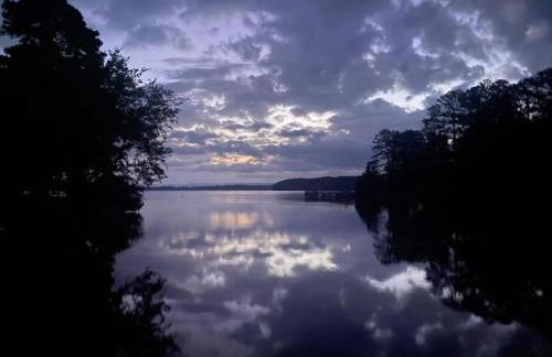 3 Bed 2 Bath Renovated Home Near The Lake - Foto 37