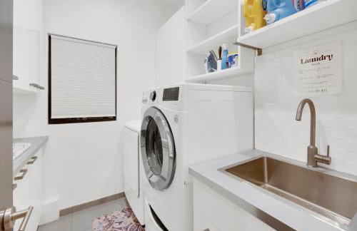 New! Luxury 5BR, W/Arcade, Sauna, Views, Fire Pit! - Foto 10