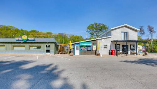 Charming Lake Ann Apartment - Walkable Location! - Foto 3