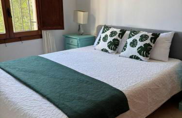 Apartamento con jardín, piscina y parking - Foto 6