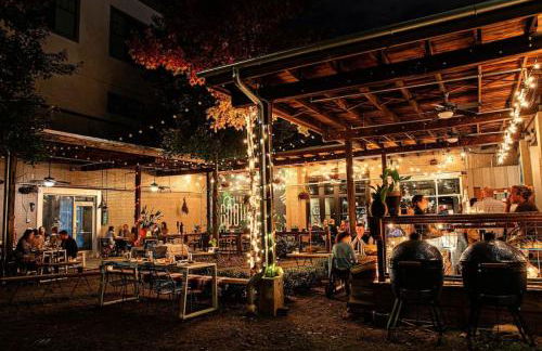 Chic East Nash Condo - Walk to Restaurants Bars and Music - Foto 50