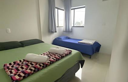 03 quartos (ar condicionado e ventilador), até 10 pessoas, garagem, atrás do hospital da Unimed apt 202 - Foto 2