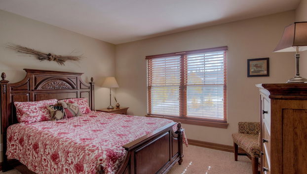 Beautiful Unit in Quiet Area w/ Shuttle to Slopes - Foto 4, Habitación