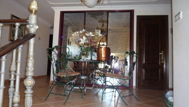 Coin salon dans le hall