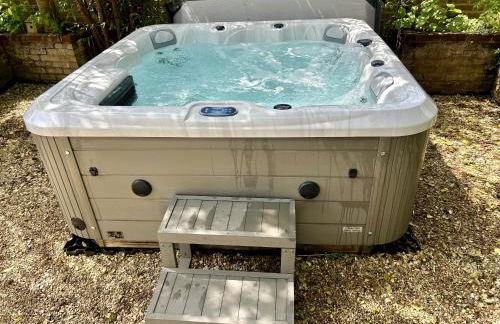 April Cottage - Photo 56