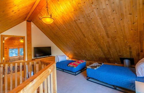 Cozy Cabin Perched on the Mountainside - Alpine Haus - Foto 16