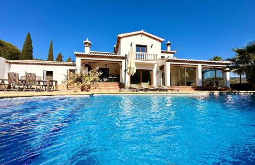 5 Bedroom Luxury Villa with private pool in Javea - Foto 1