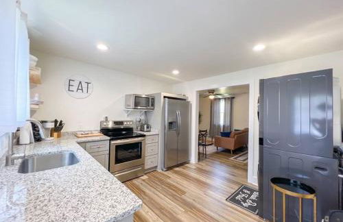 2BR Cedar Lane Road Retreat at Swamp Rabbit Trail! - Foto 4