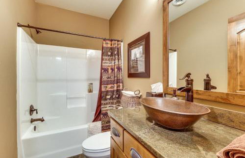 Furnished Decks & Game Room: Sturgis Rally Cabin - Foto 34