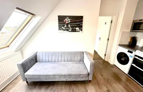 Stunning Modern, Private Apartment,15 Mins To Central London - Photo 14