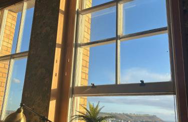 Central Plymouth Sea View Penthouse Apartment with Secure Parking - Foto 1