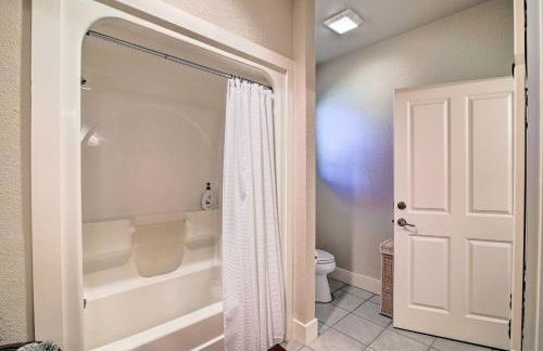 Cozy Texas Retreat with Patio, Grill and Fire Pit! - Foto 14