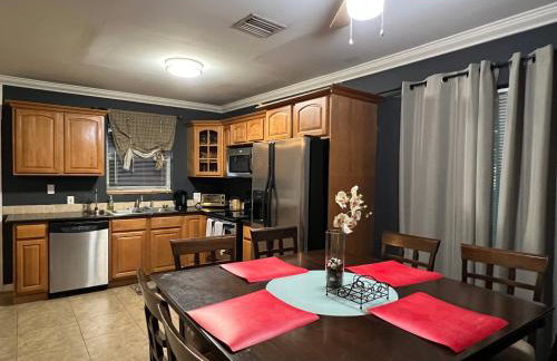 Modern 2 BR near shops, WD fast WiFI 2000mbps 10 min to beach Bliss 7 - Foto 2