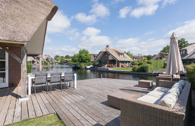 Giethoorn Villa With Modern Touch - Photo 8