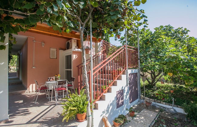 House With Large Garden, Right Next to the River - Foto 49