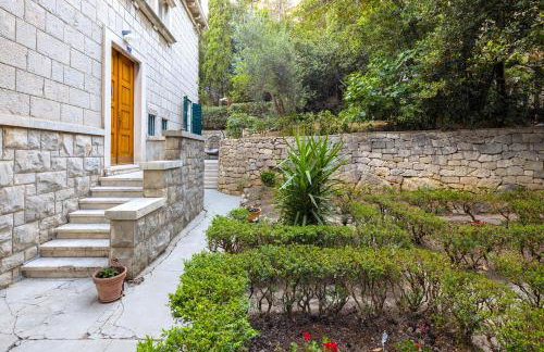 Stone Villa Majestic w Pool - Split Center - Photo 48