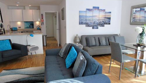 Seaview, Luxury apartment, 2 min walk to Porth Beach - Foto 5