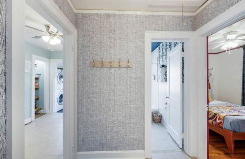 Quaint Cottage in heart of LYH - POOL with HOT TUB! - Foto 23