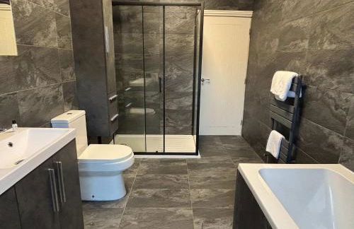 Large Luxury Home in Solihull - Sleeps 14 near NEC & BHX - Foto 37