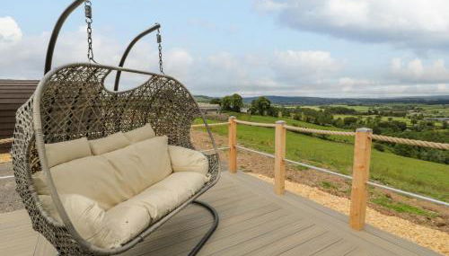 Laird Lodge 2 - Photo 4