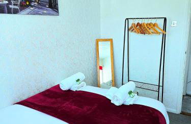 Large House, Home for Contractors- Park Free - Foto 48