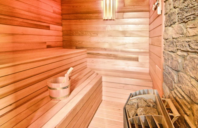 Luxurious Villa with Sauna, Hot Tub, Recreation Room, Large Enclosed Garden - Foto 28