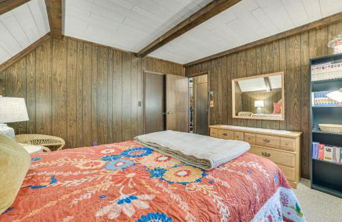 Lake Access Cabin with Deck, Fire Pit and Grill! - Foto 14