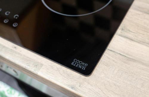 Purley House-Sleeps 8-Near Gatwick-Games Room - Foto 33