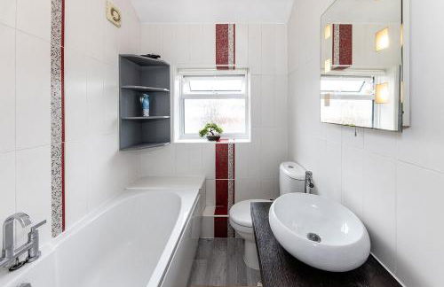 Wivelsfield Retreat- Modern & Spacious Home - Foto 33