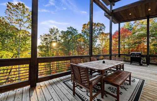 Honeysuckle Chalet - Luxe Mountain Chalet - Hot Tub, Wi-Fi, Pool Table, Party Deck, Fire Pit - 15 mins to Blue Ridge! - Foto 36