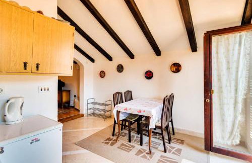 Cosy Apartment with Sea View in Zlarin - 50 sqm + Terrace - Photo 12