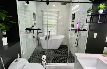 Charming 2BR 2BA 10 min DT Airport by LSP Homes - Foto 1