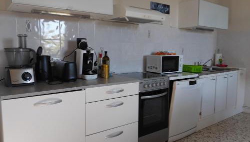 A 5 Minutes des Ocres Gïte La Charite Gordes Roussillon - Foto 4, stove