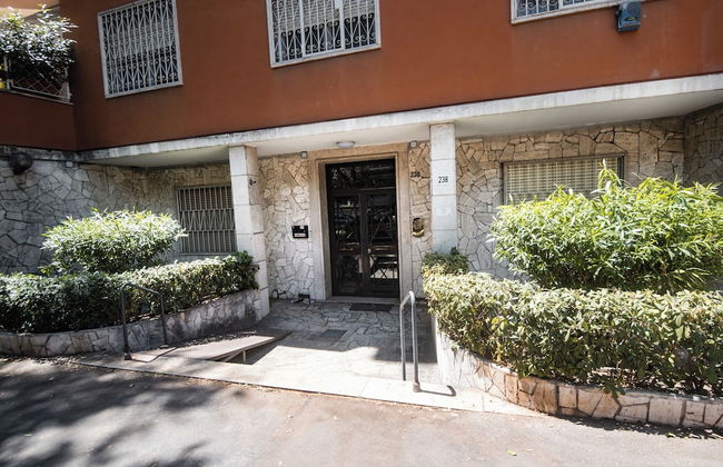 Green Hill Apartment - Photo 1