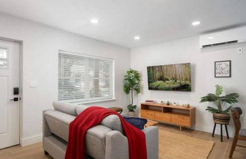 Serene Place Walk to UF Stadium Near Shands & Downtown - Foto 8