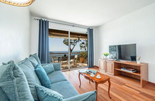 Extraordinary Sea View - 1 Bdr with AC - Photo 5