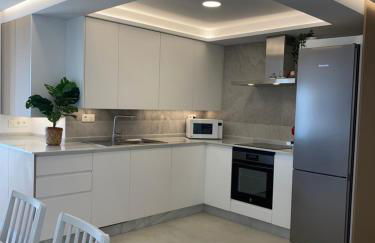 Playa Malagueta Vistas frontal al mar con 2 dormitorios - Photo 24