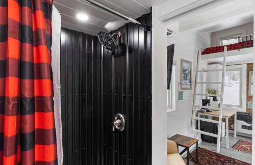 Maple Sugar Shack Tiny House with hot tub & river by Stowe - Foto 9